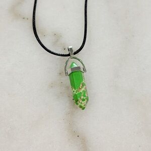 Variscite Bright Green Pointed Stone Pendant Necklace